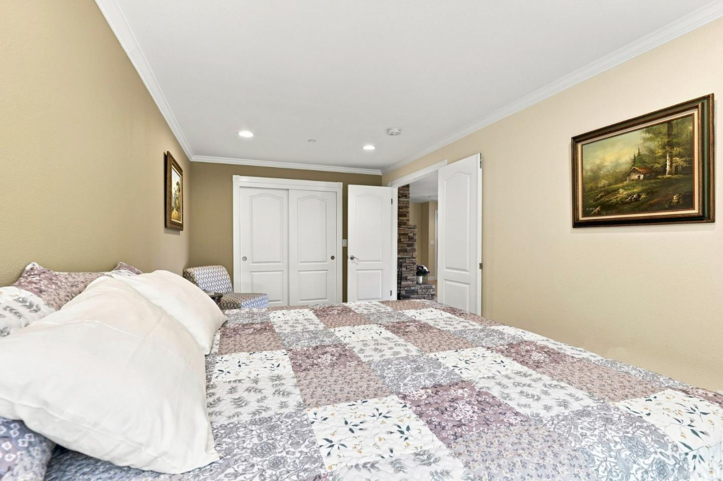 9845 Palisade Drive