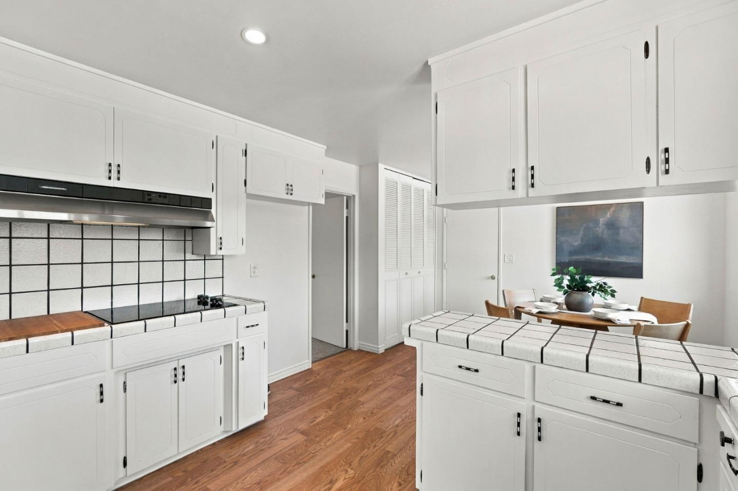 796 Lawrence DR