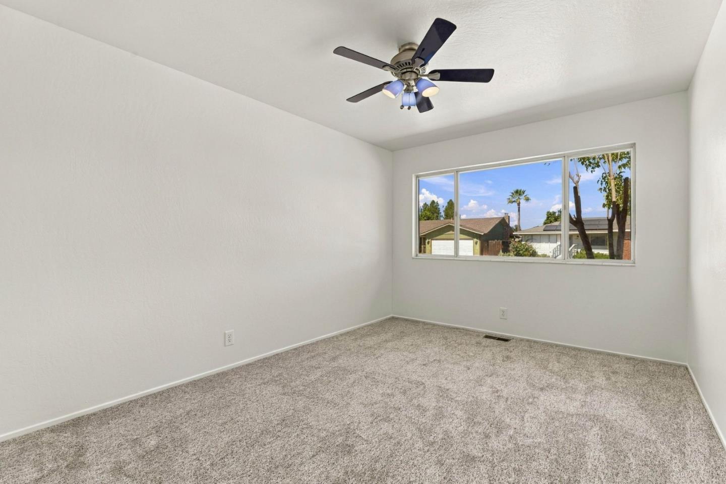 796 Lawrence DR