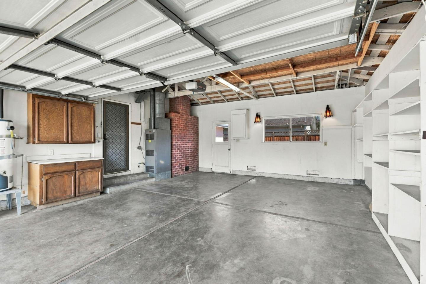 796 Lawrence DR