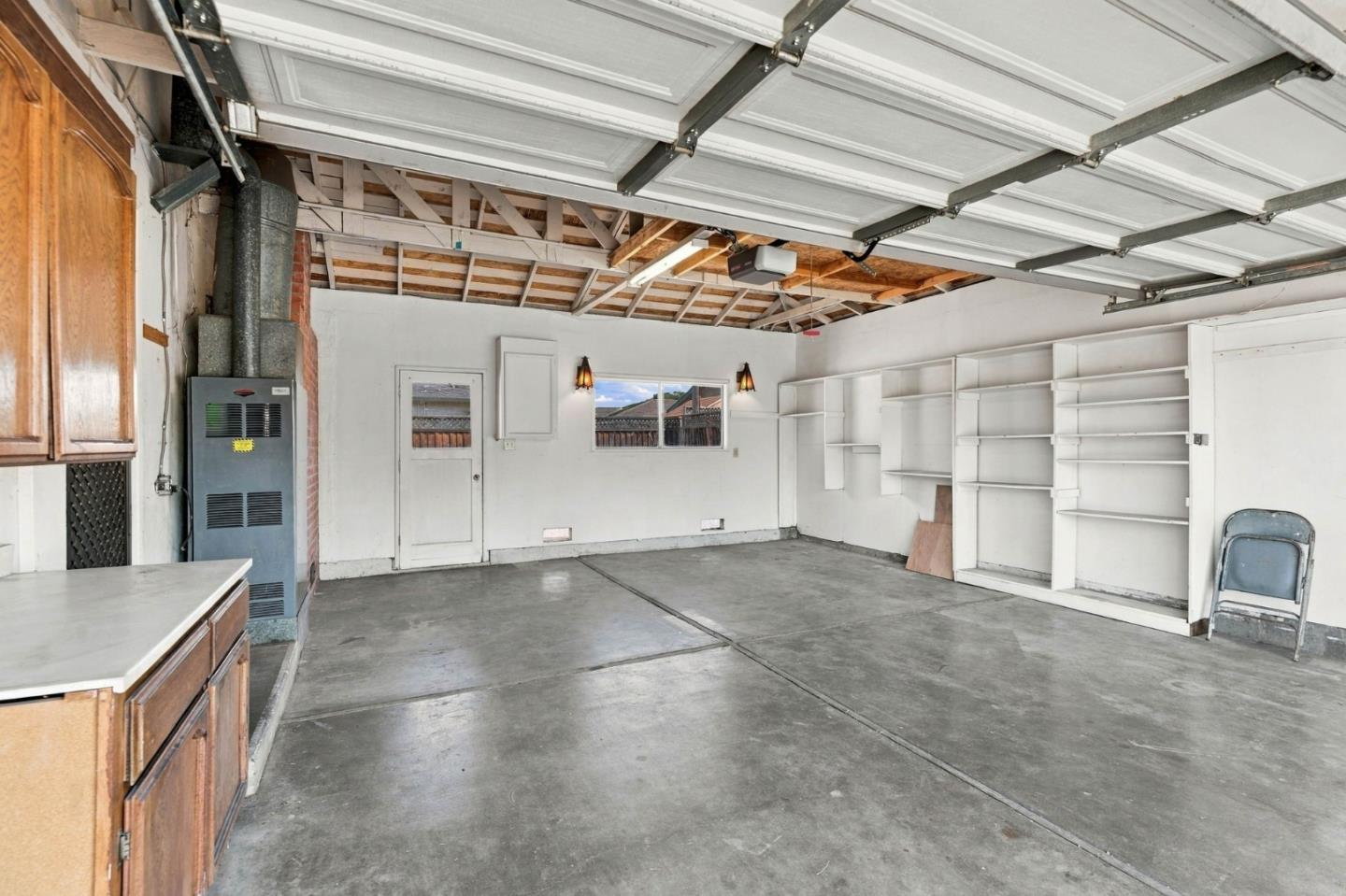 796 Lawrence DR