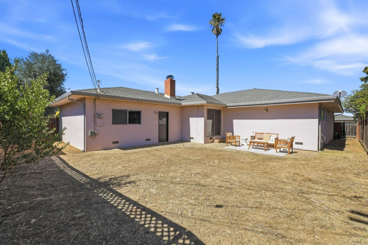 796 Lawrence DR