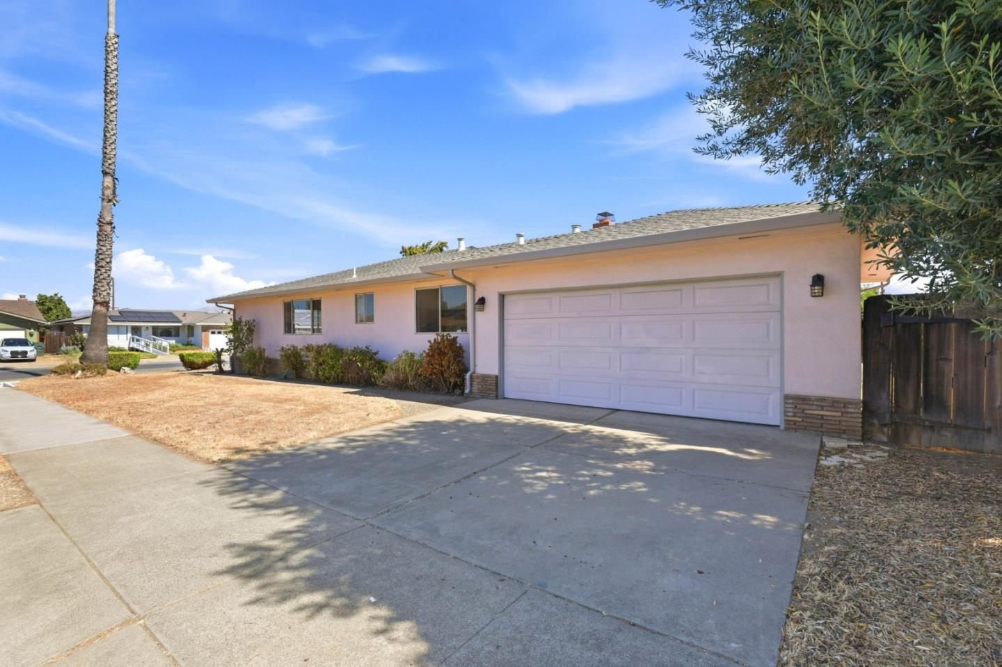 796 Lawrence DR