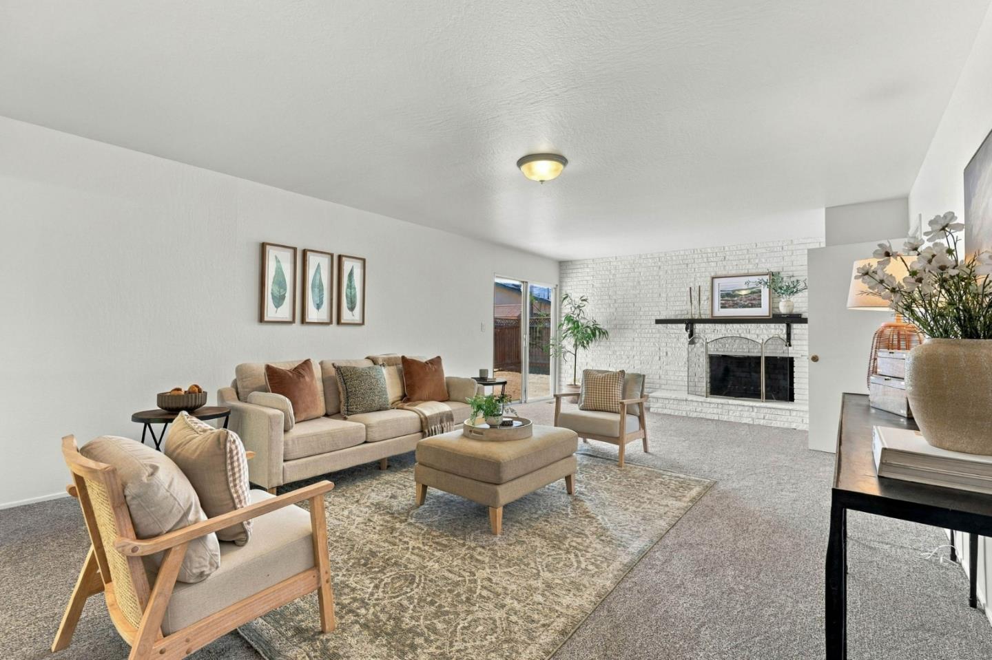 796 Lawrence DR