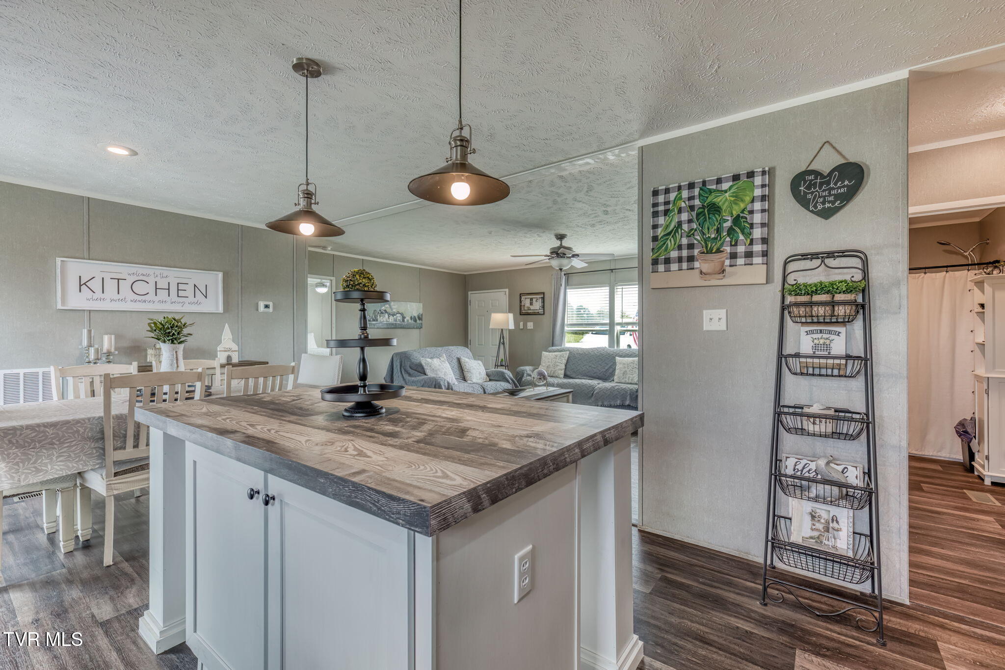 109 Lakeview Lane