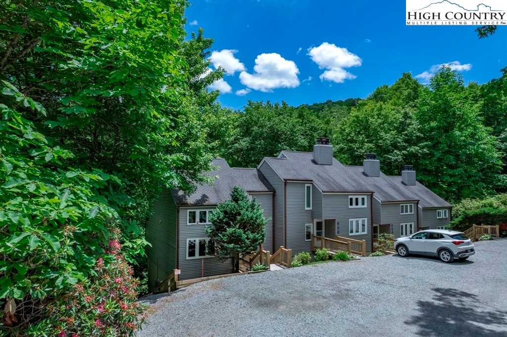 165 Briarcliff Road J42