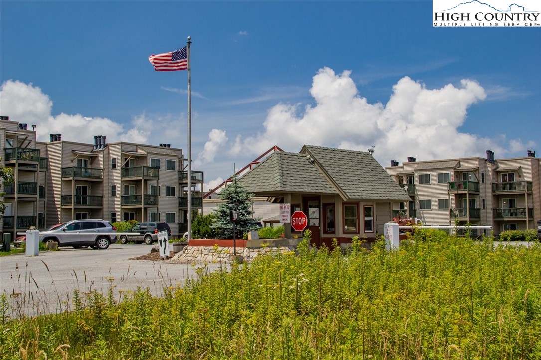 301 Pinnacle Inn Road 3209
