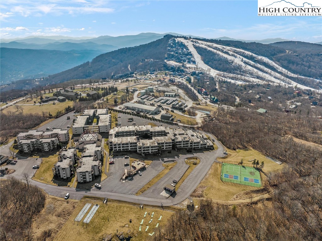 301 Pinnacle Inn Road 3209