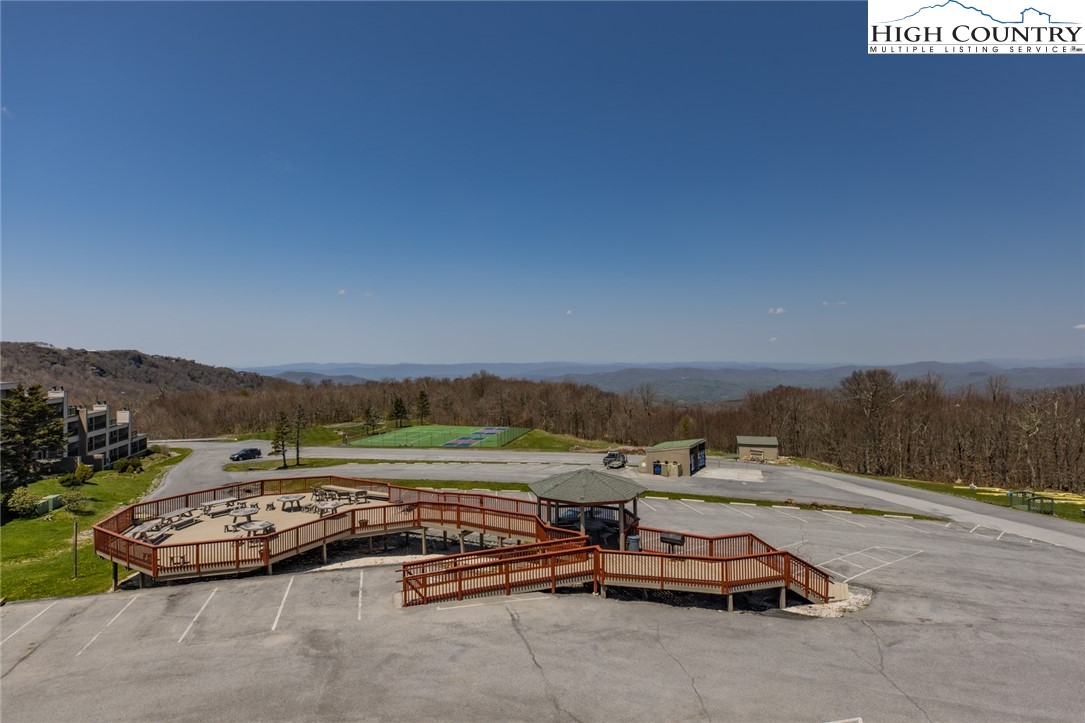 301 Pinnacle Inn Road 3209