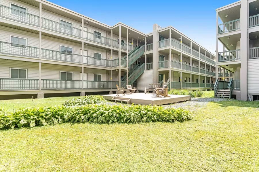 301 Pinnacle Inn Road 3209