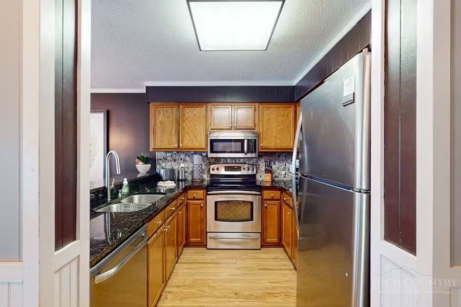 301 Pinnacle Inn Road 3209