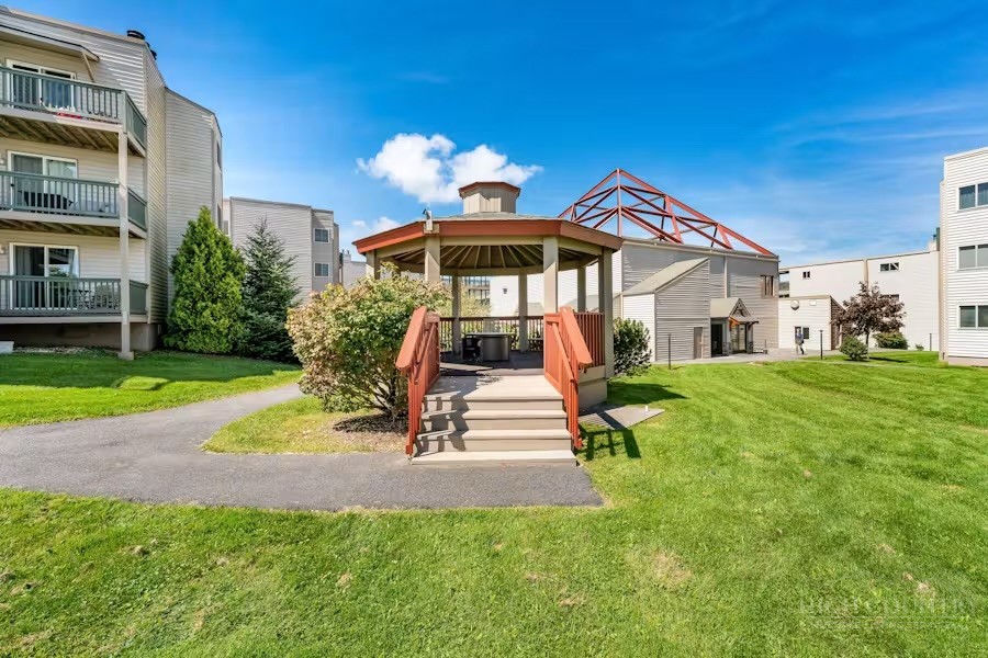 301 Pinnacle Inn Road 3209