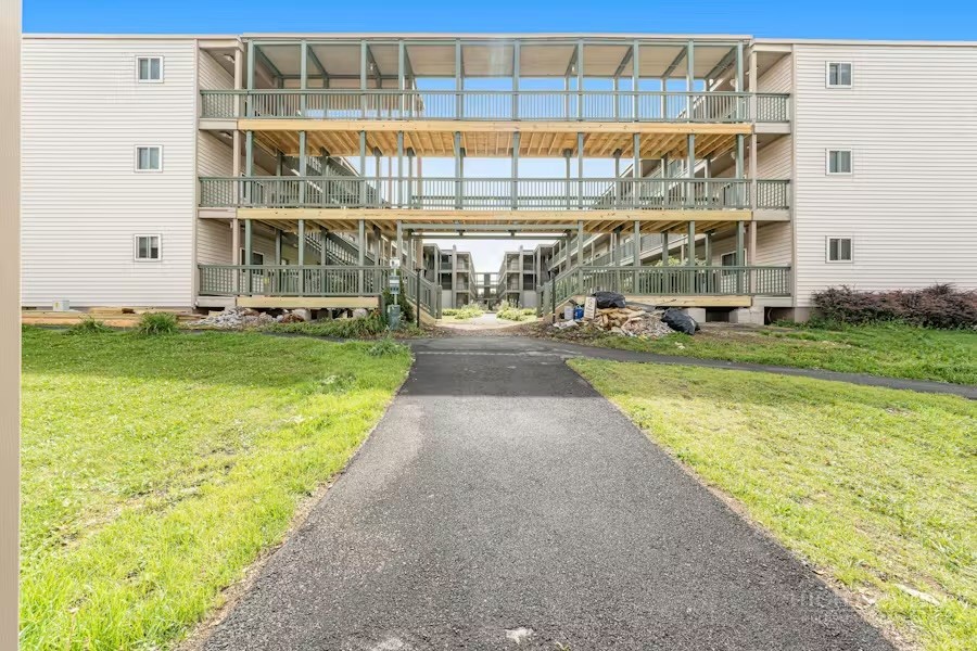 301 Pinnacle Inn Road 3209
