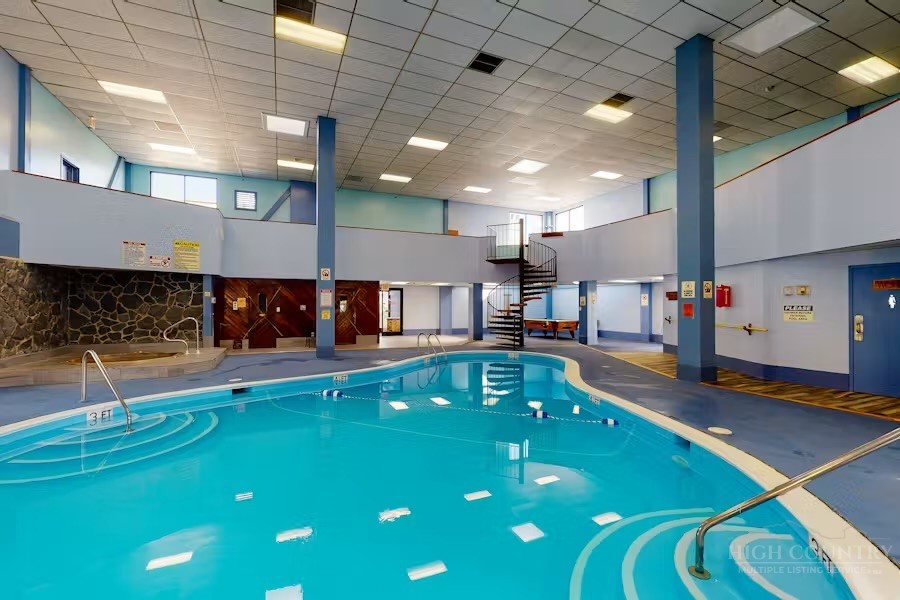 301 Pinnacle Inn Road 3209