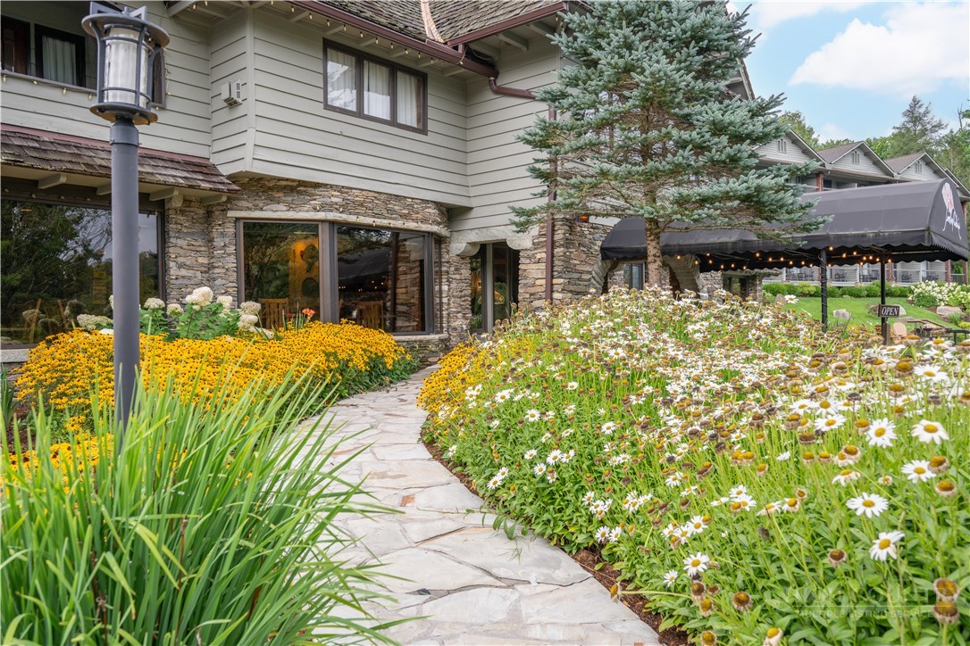 234 STRINGFELLOW Lane 4