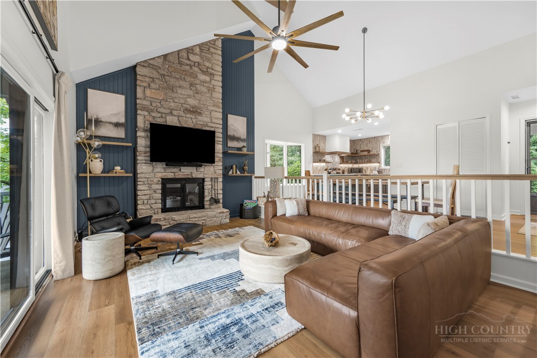 234 STRINGFELLOW Lane 4