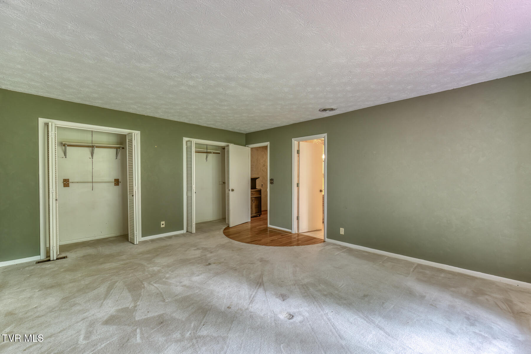 390 East Hillcrest Drive