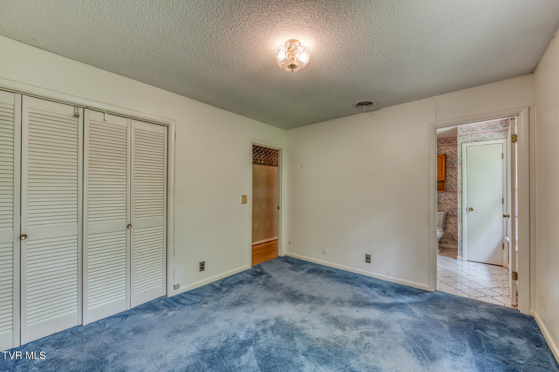 390 East Hillcrest Drive
