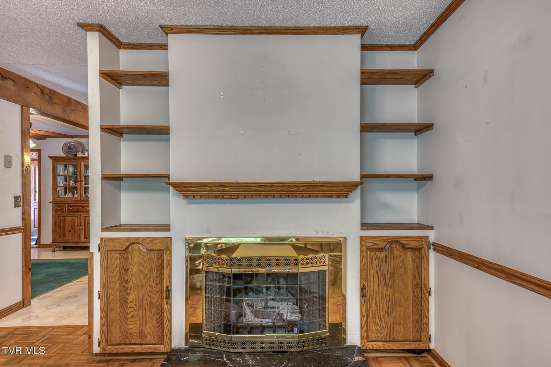 390 East Hillcrest Drive