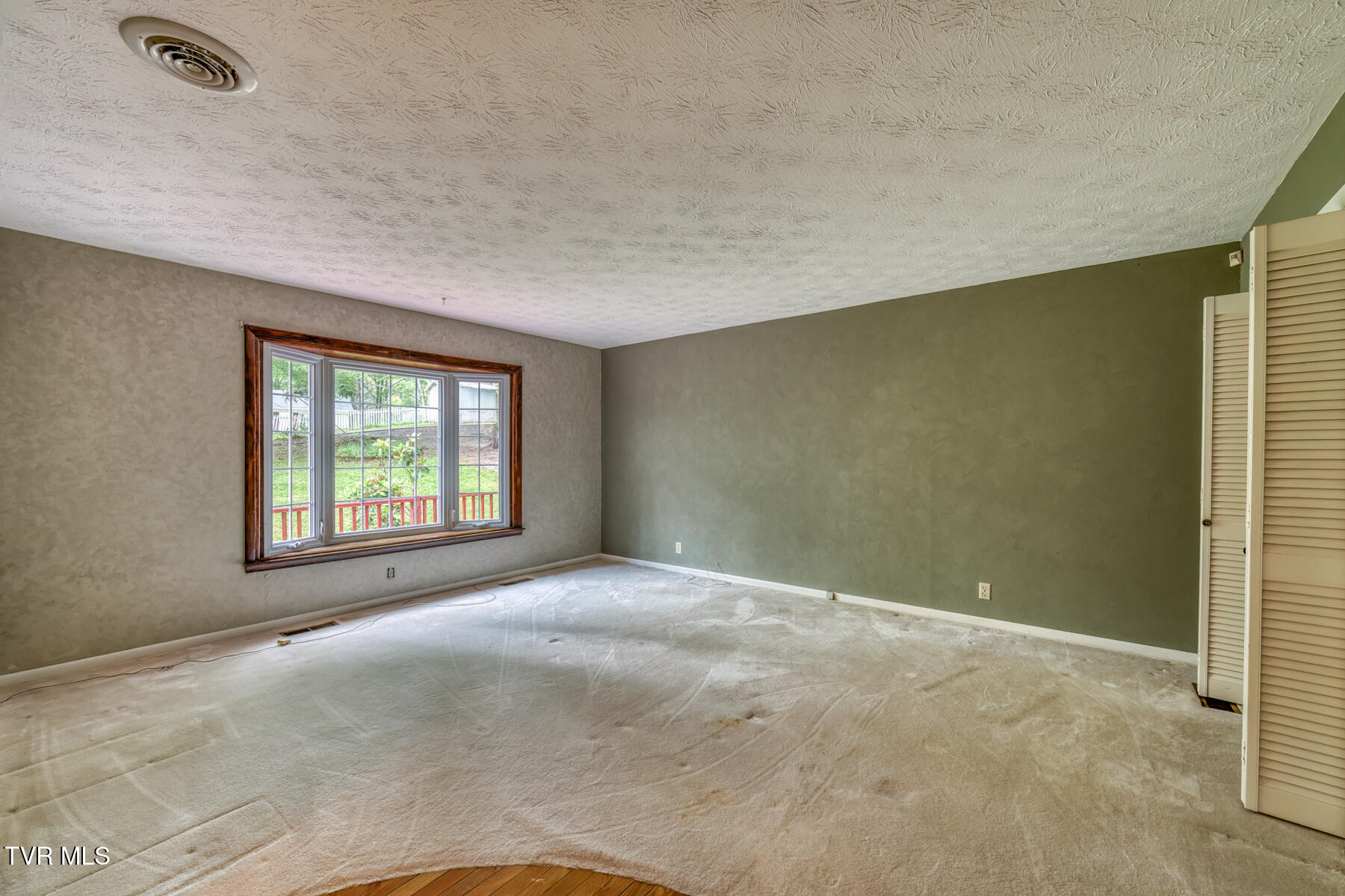 390 East Hillcrest Drive