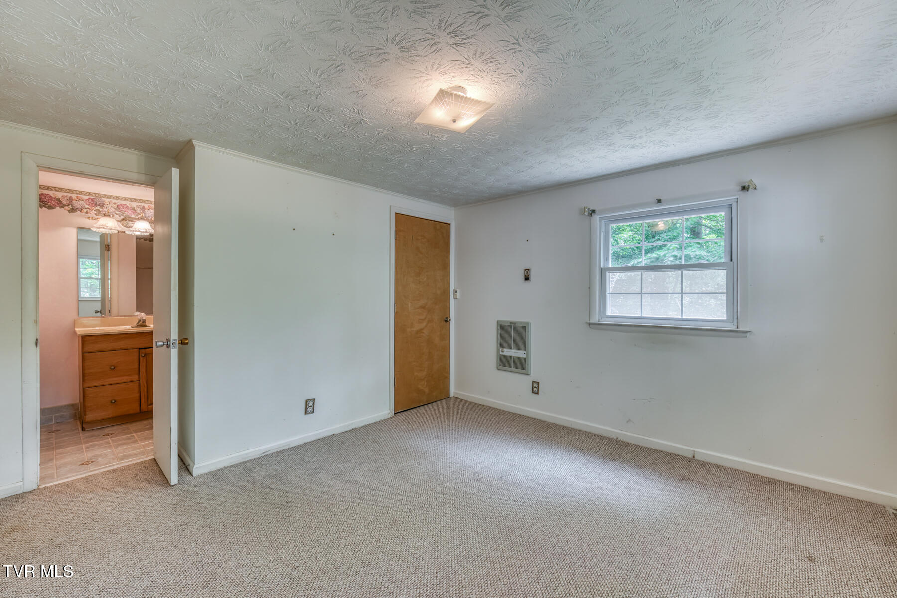 390 East Hillcrest Drive