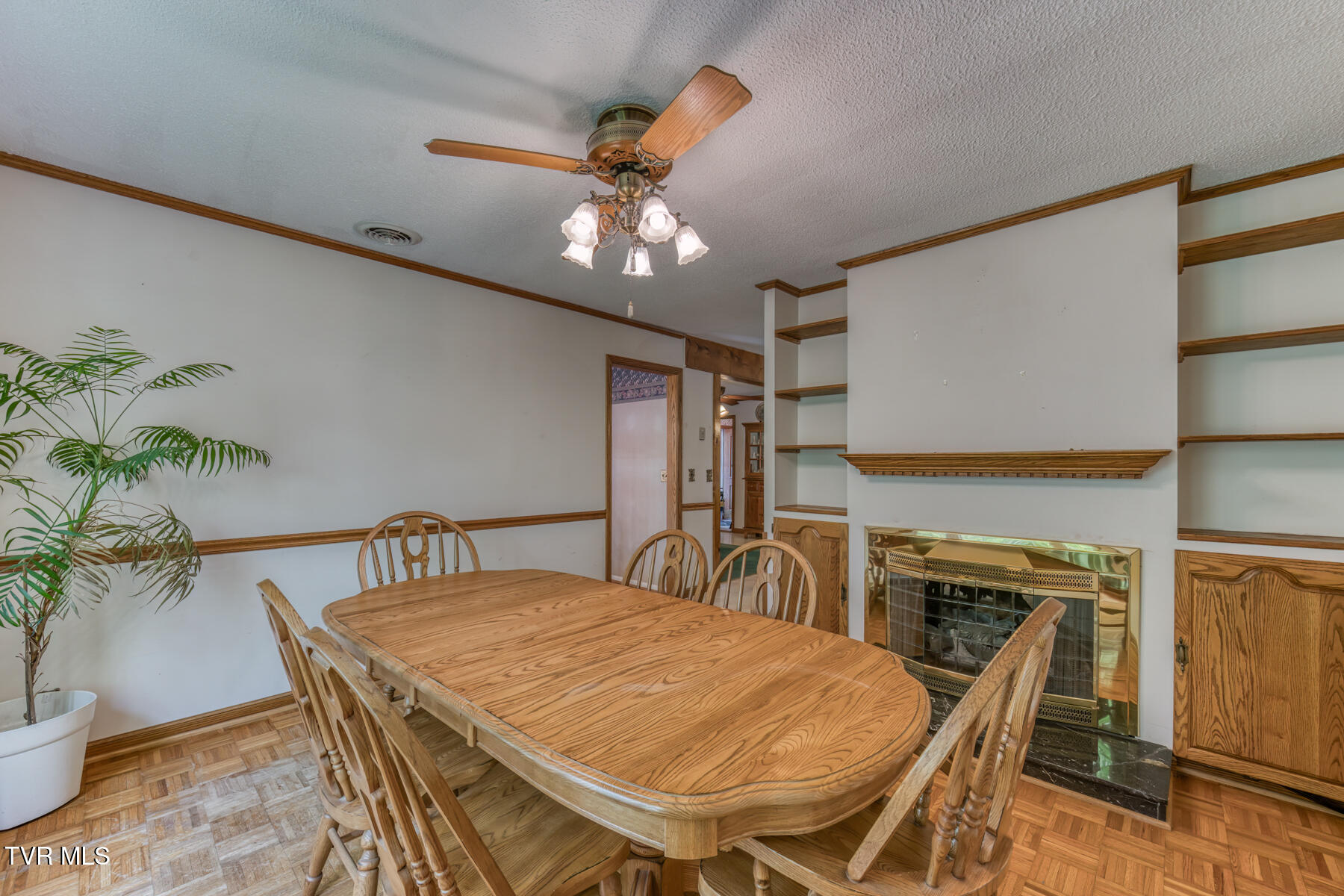 390 East Hillcrest Drive