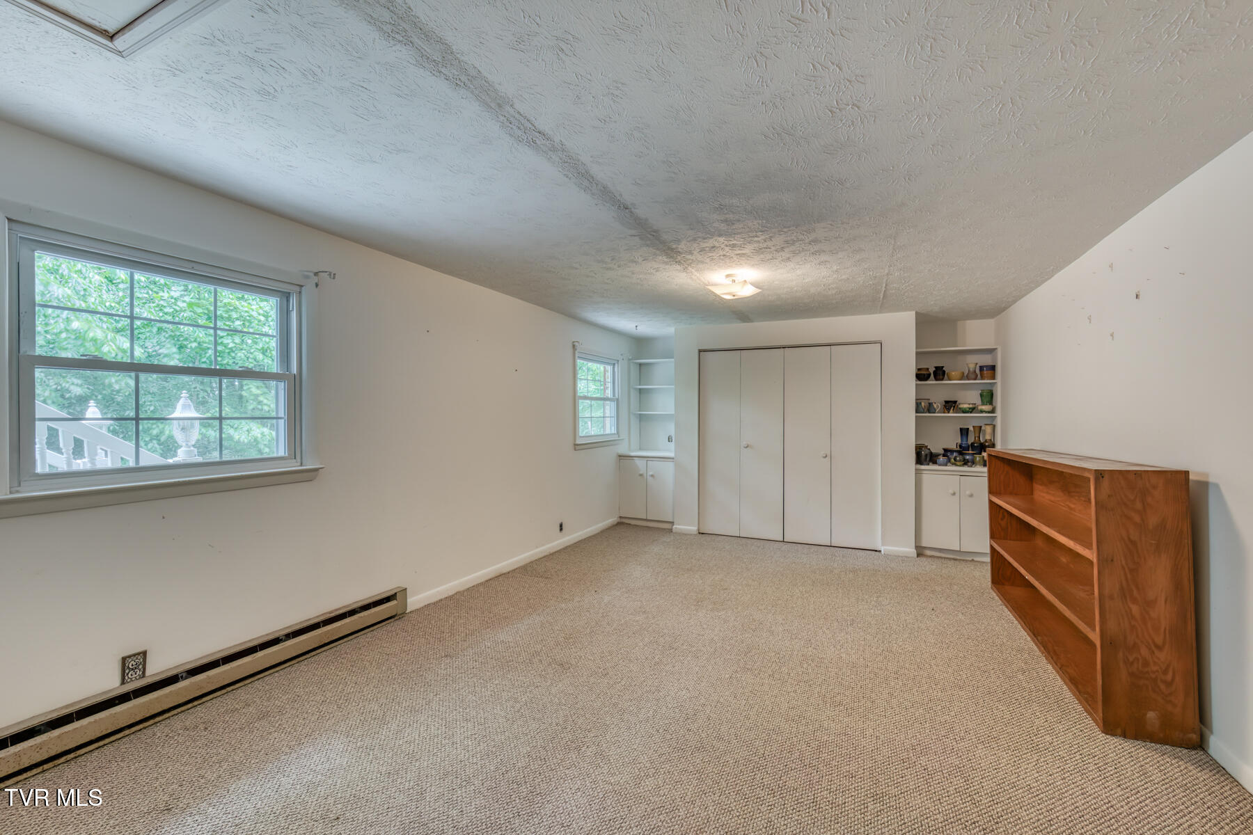 390 East Hillcrest Drive