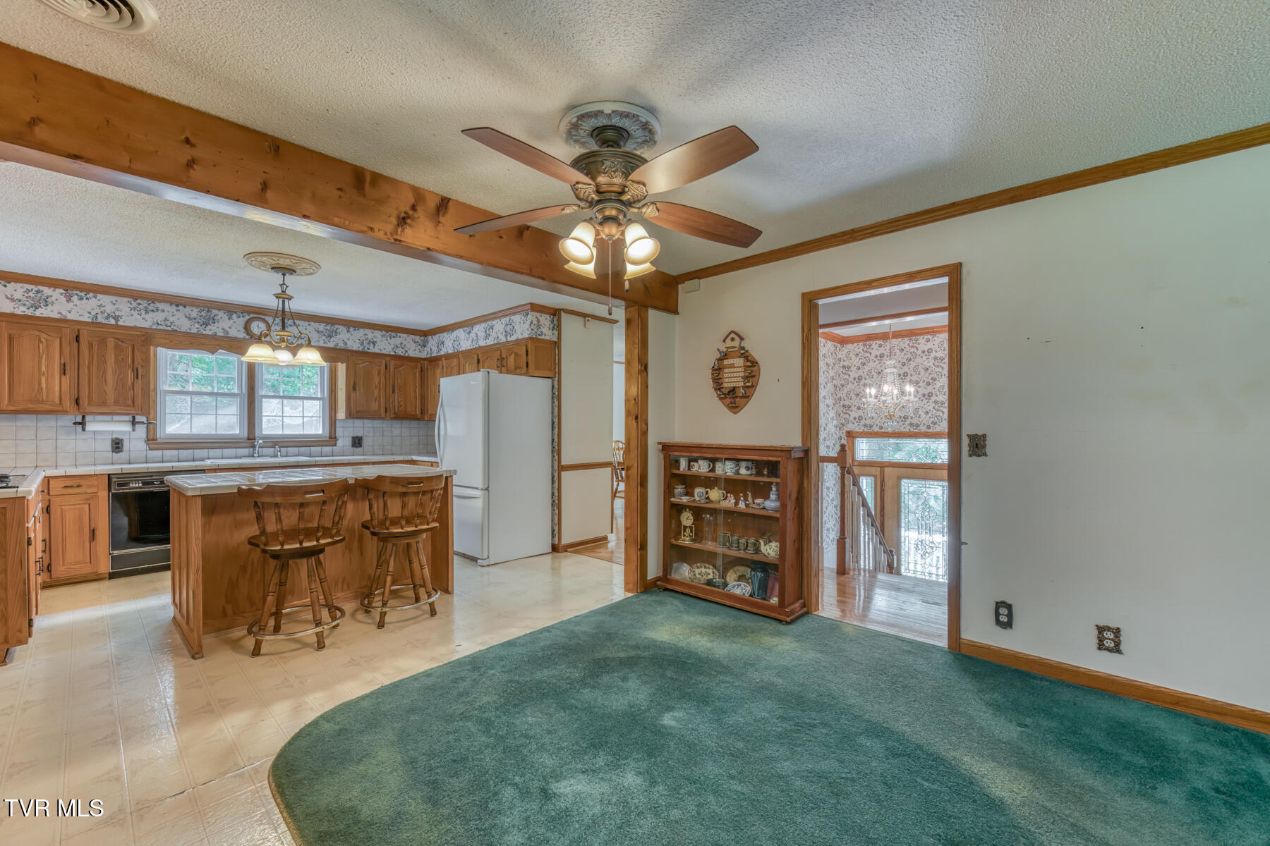 390 East Hillcrest Drive