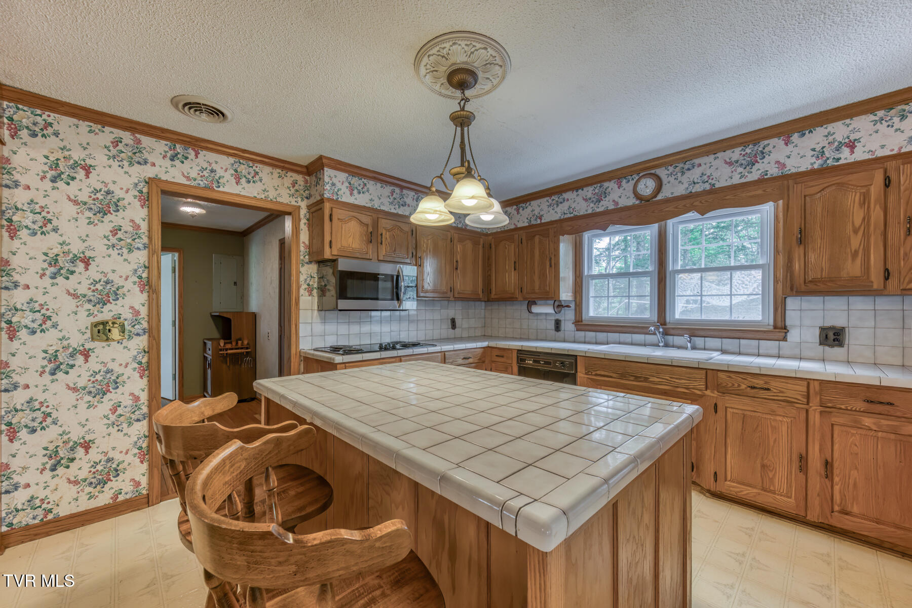 390 East Hillcrest Drive