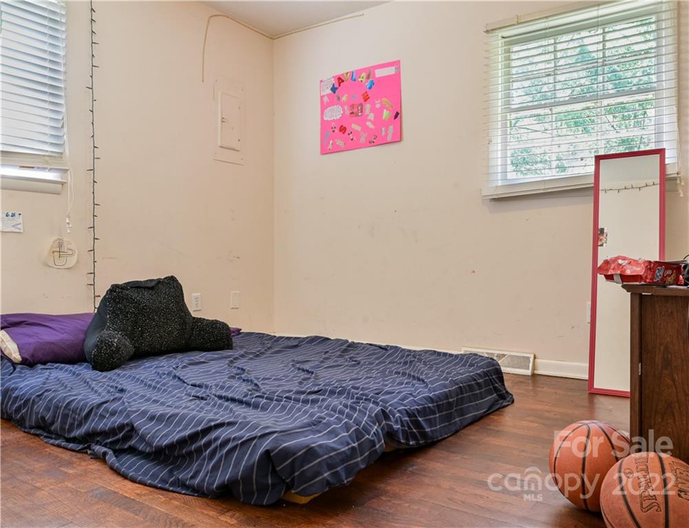 19319 Smithville Lane