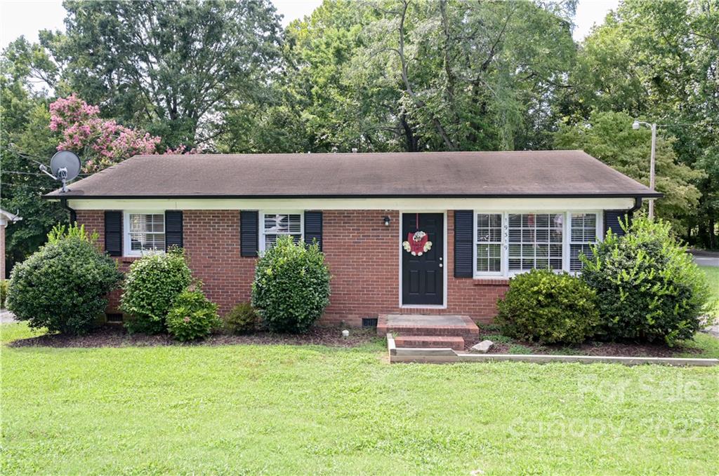 19319 Smithville Lane