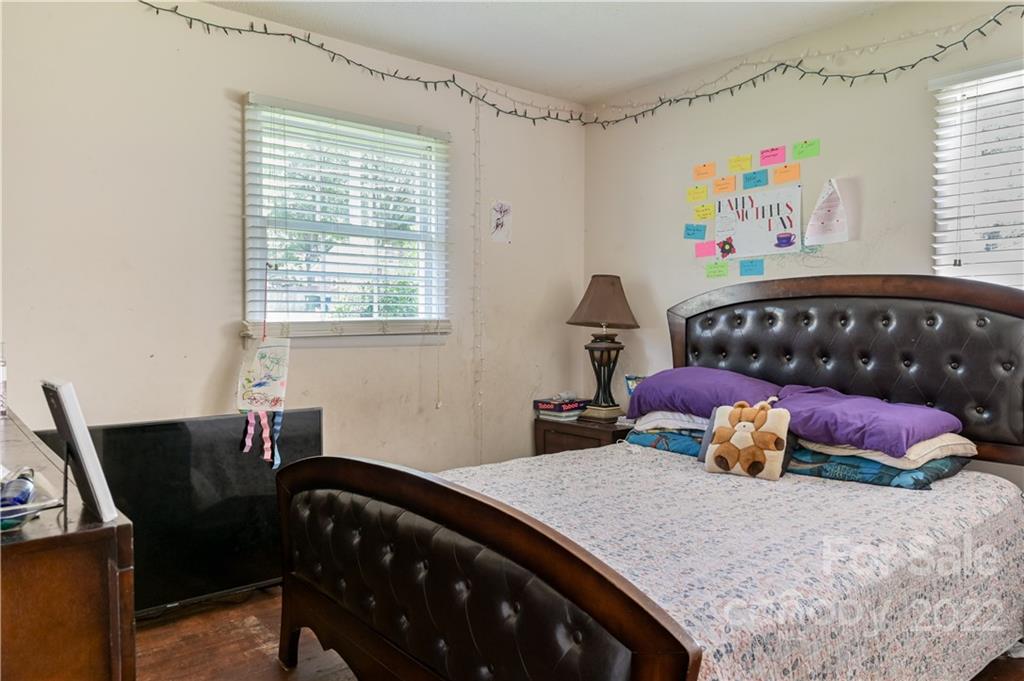 19319 Smithville Lane