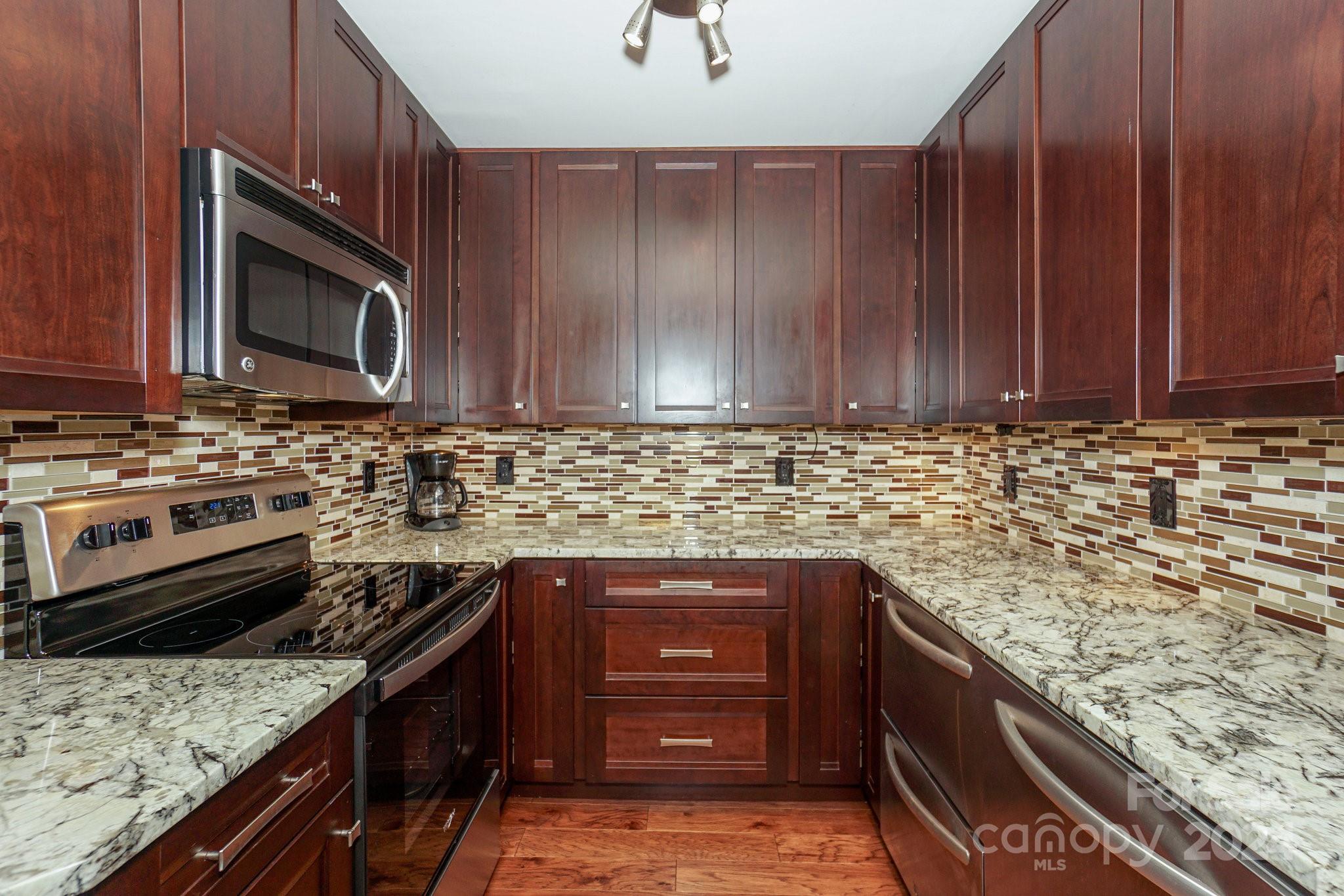 18817 Vineyard Point Lane