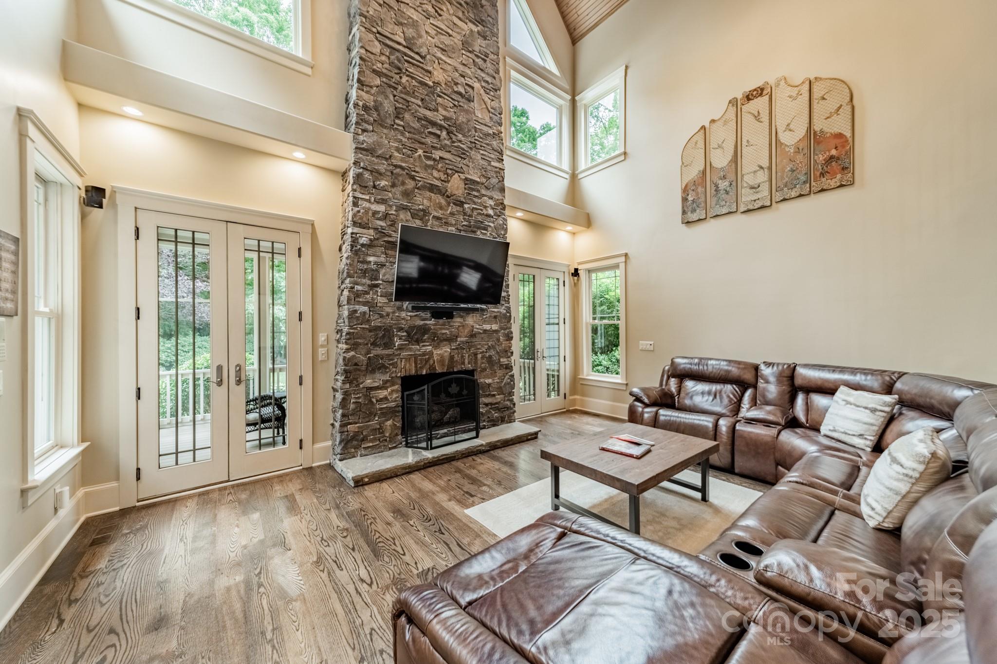 157 Dedham Loop