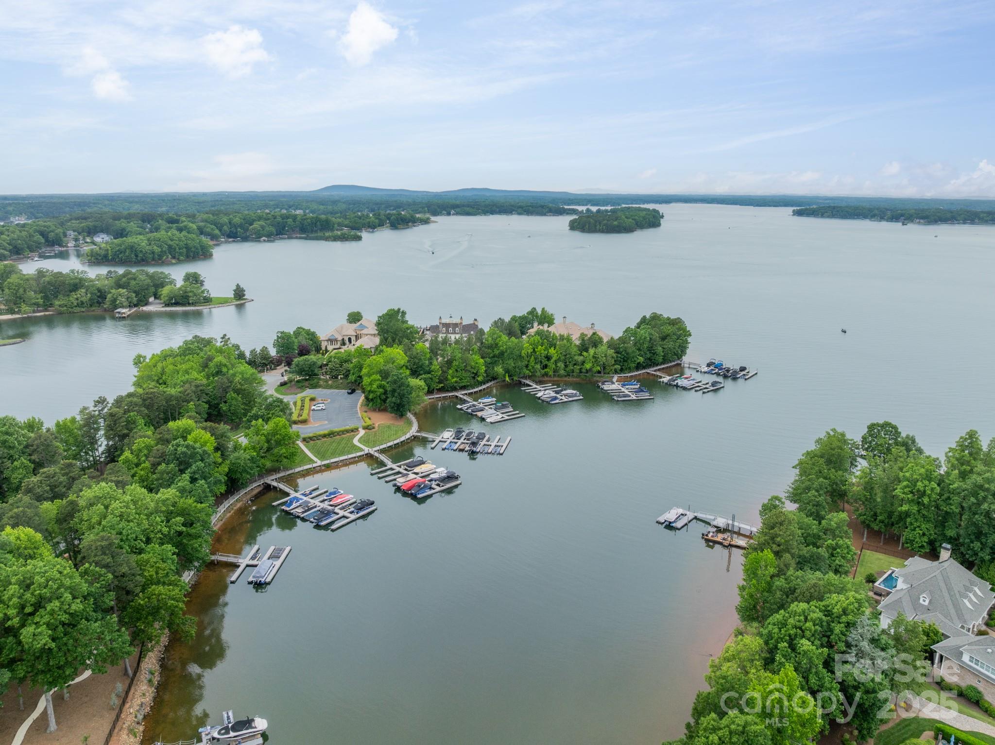 157 Dedham Loop