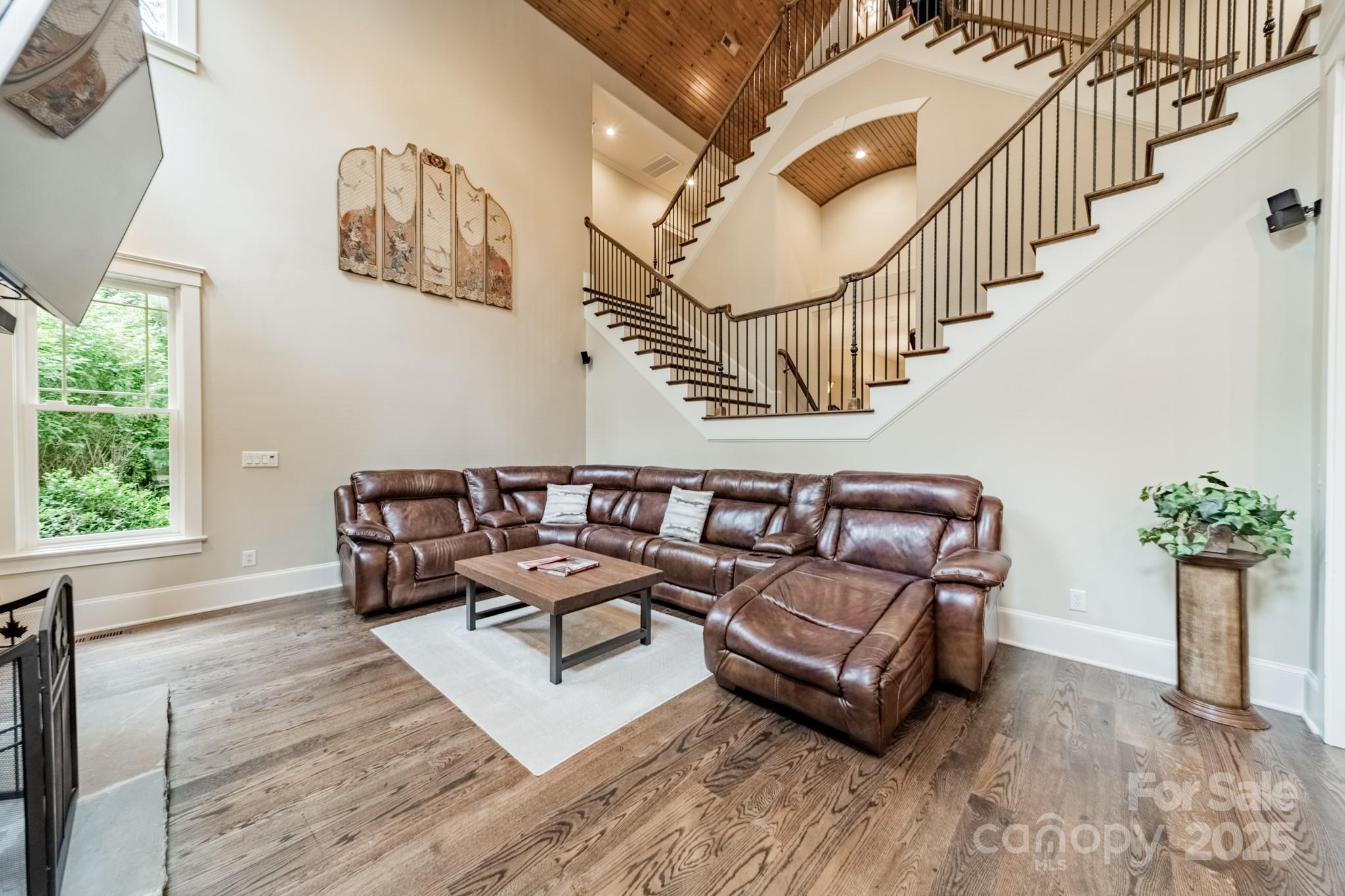 157 Dedham Loop