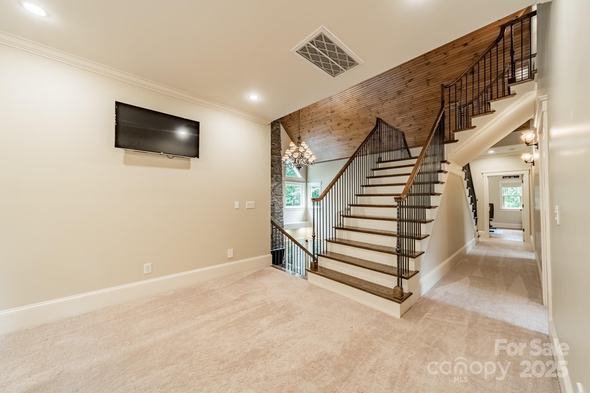 157 Dedham Loop