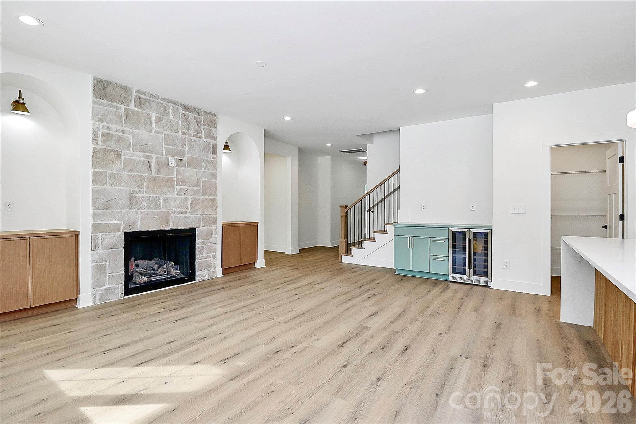 127 Hazelton Loop