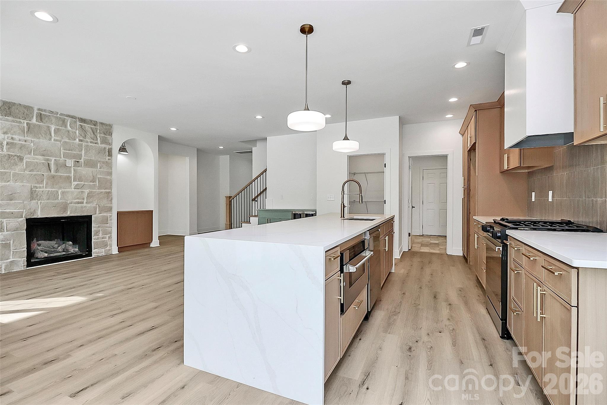 127 Hazelton Loop