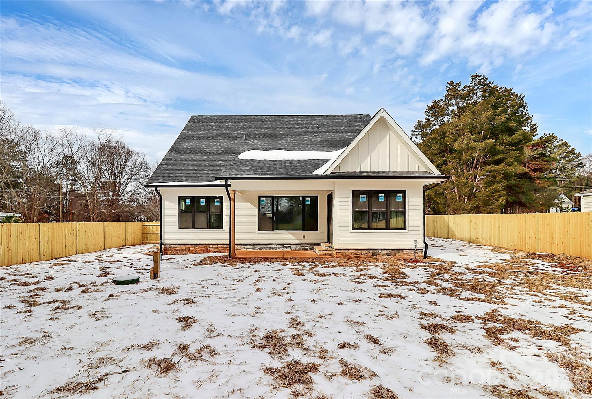 127 Hazelton Loop