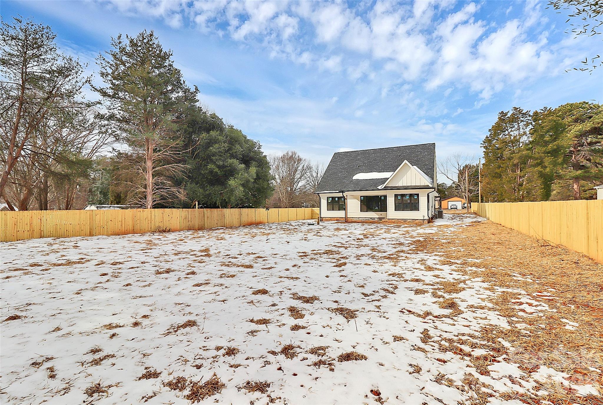127 Hazelton Loop