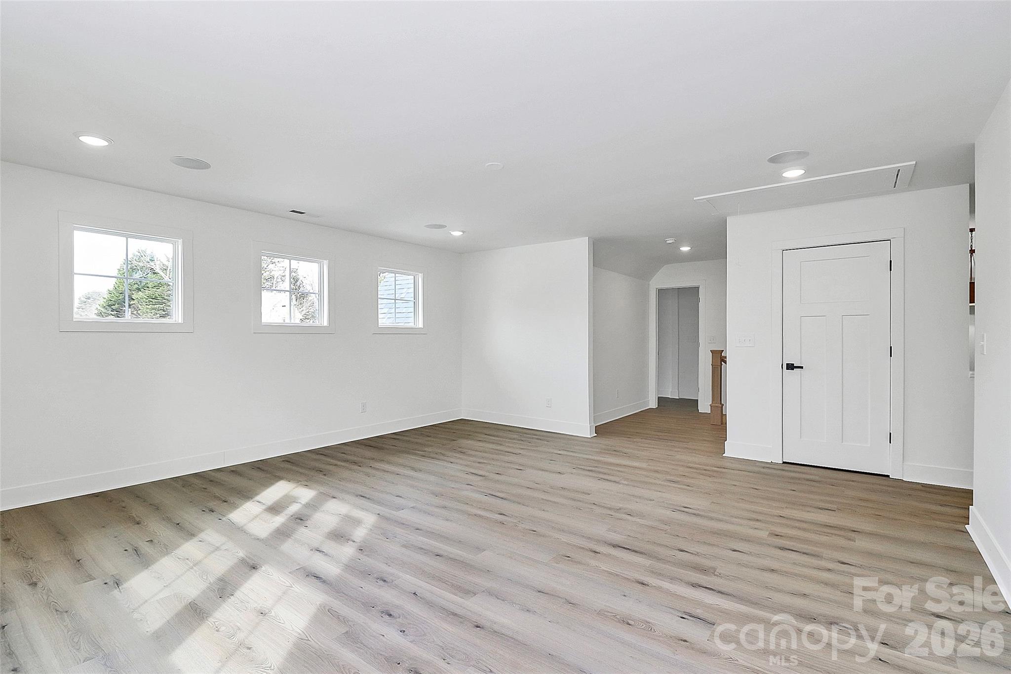 127 Hazelton Loop