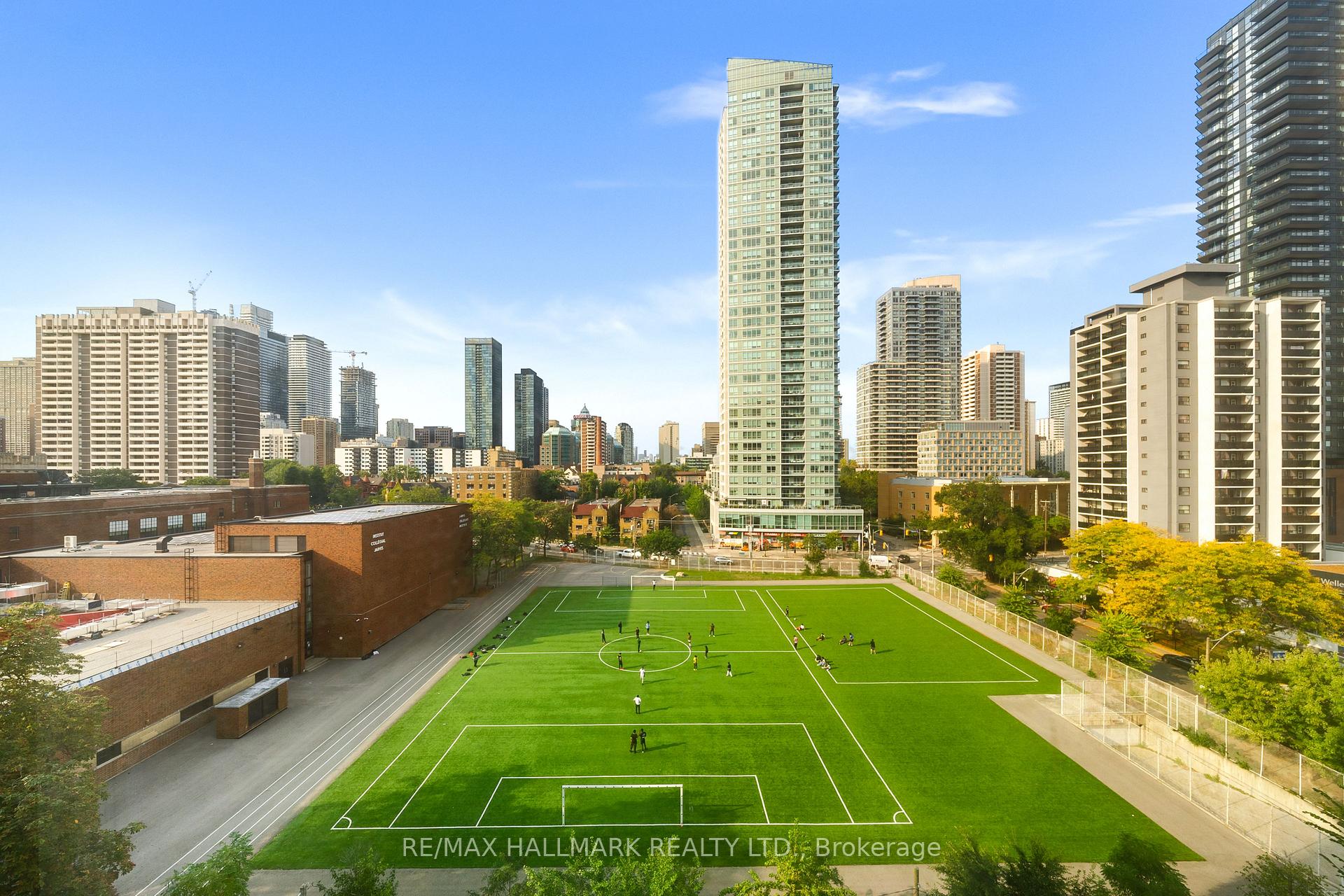 15 Maitland Place 906