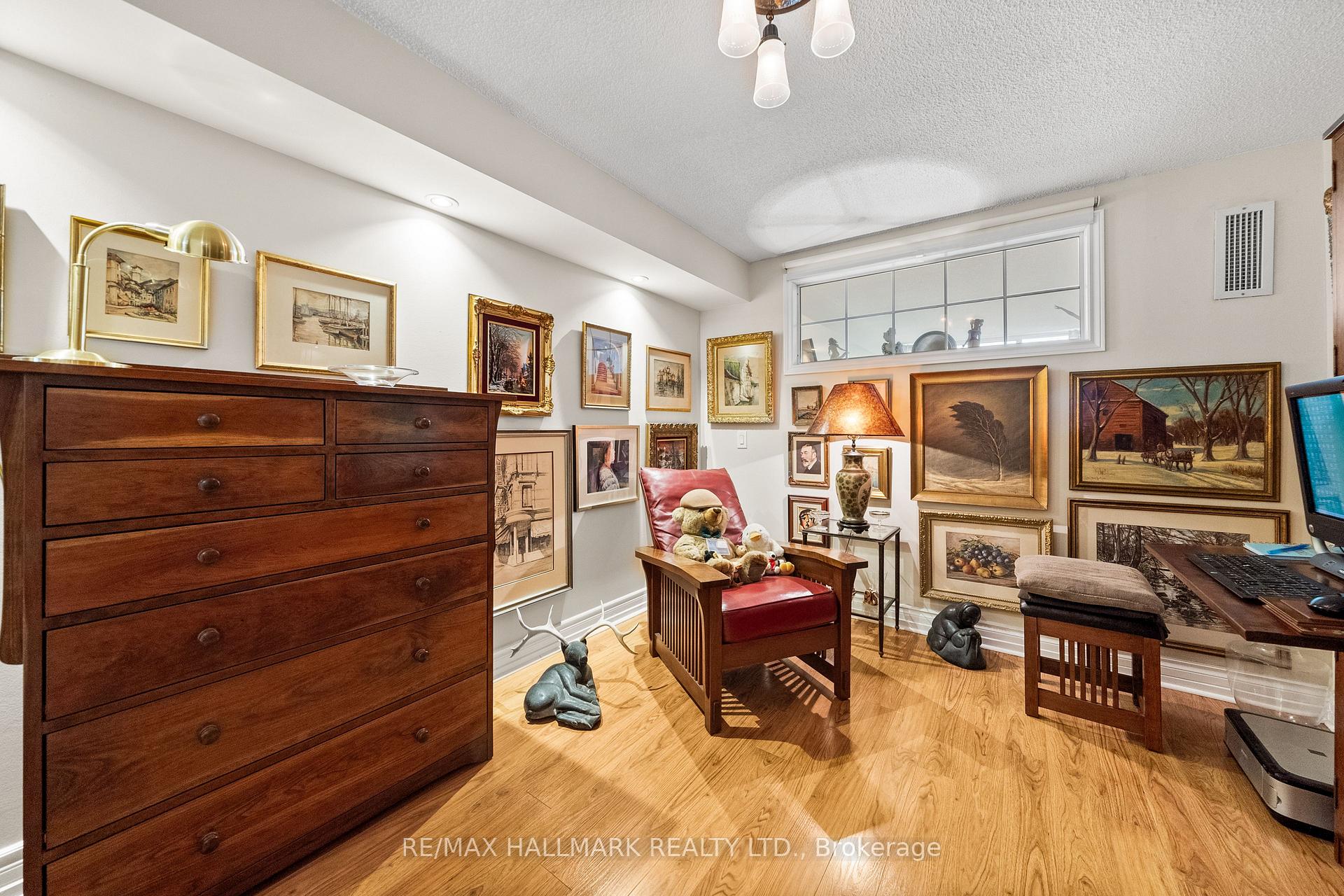 15 Maitland Place 906