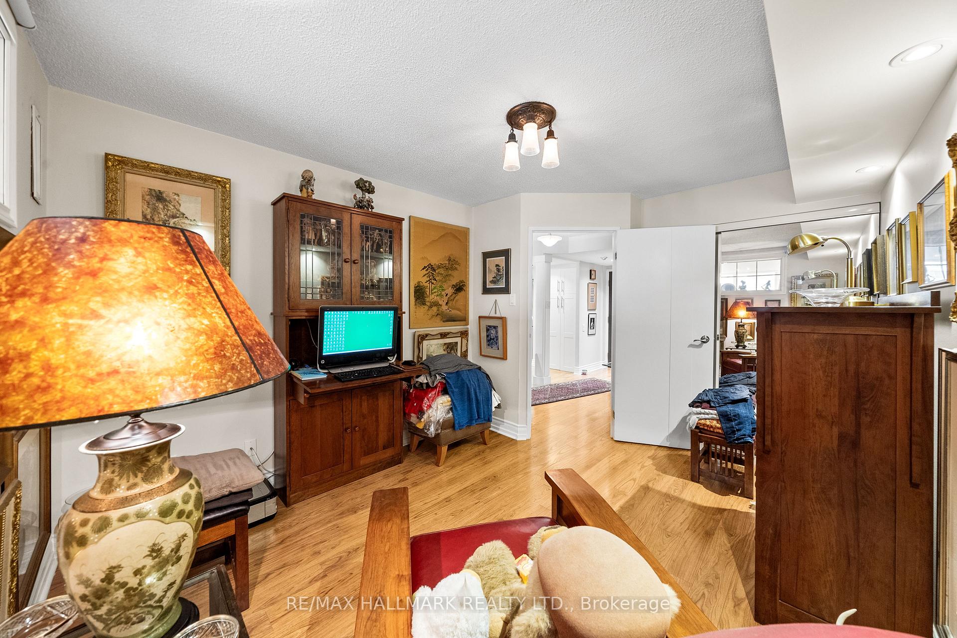 15 Maitland Place 906