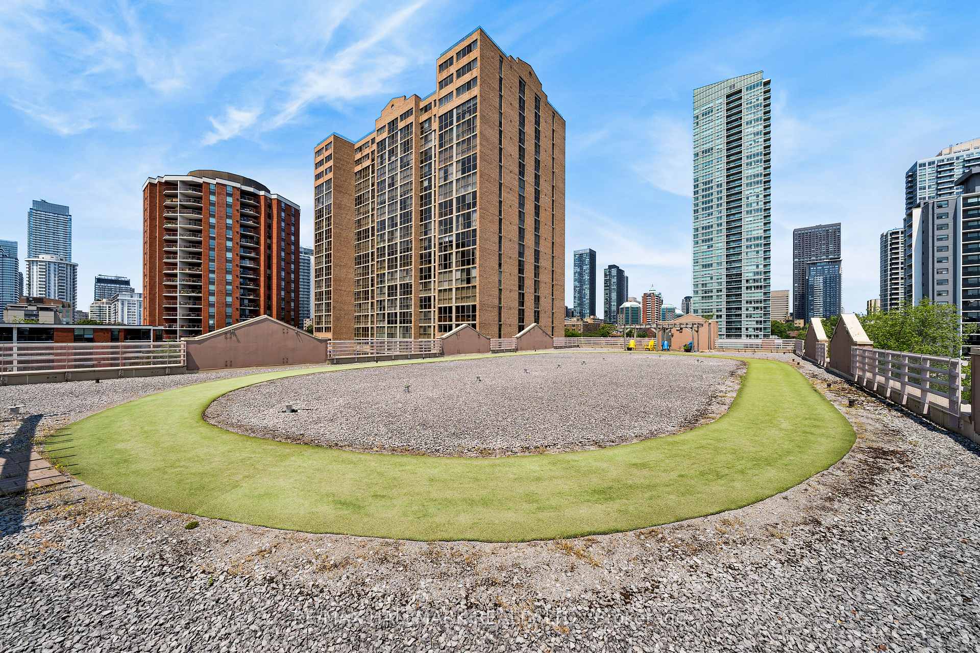 15 Maitland Place 906