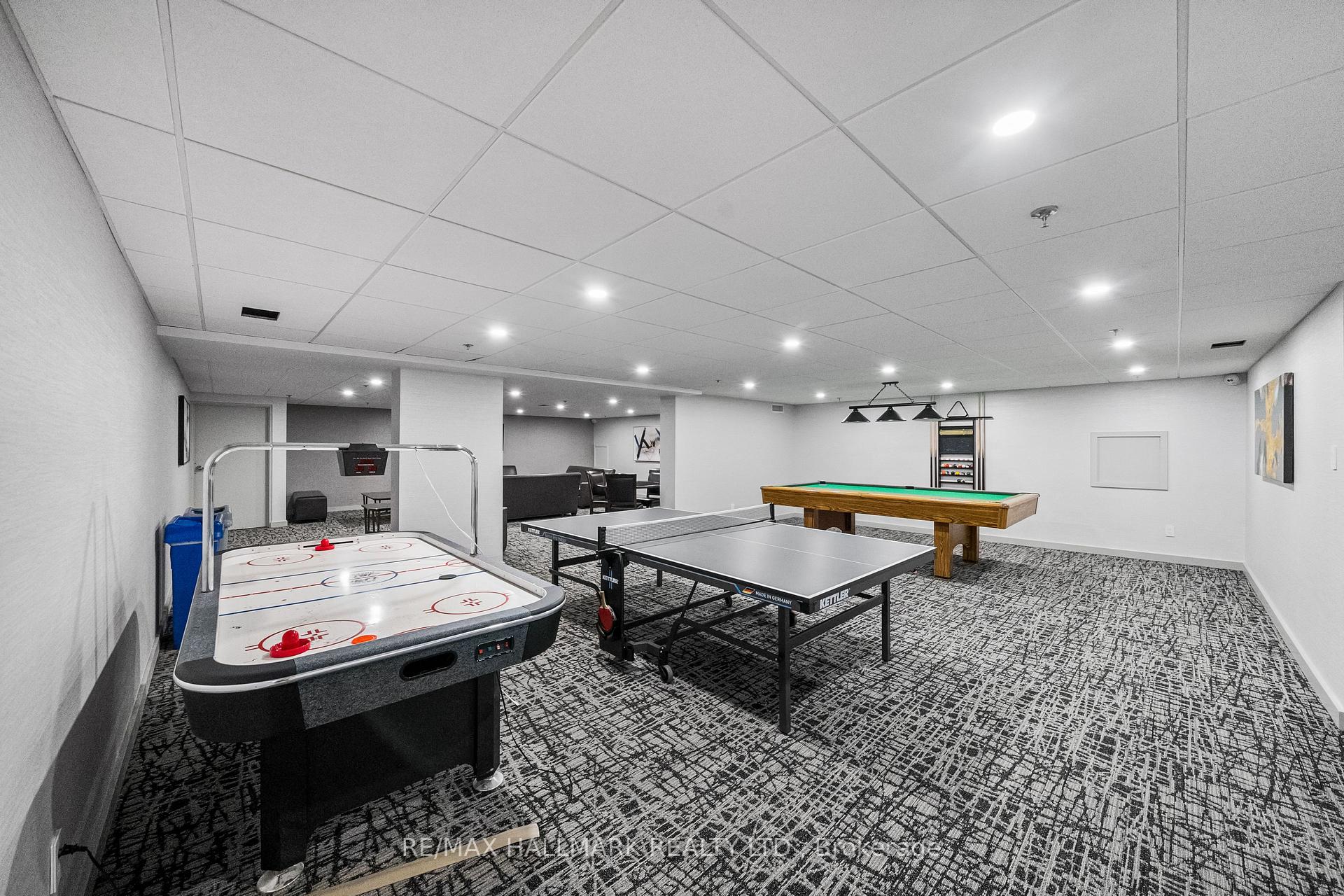 15 Maitland Place 906