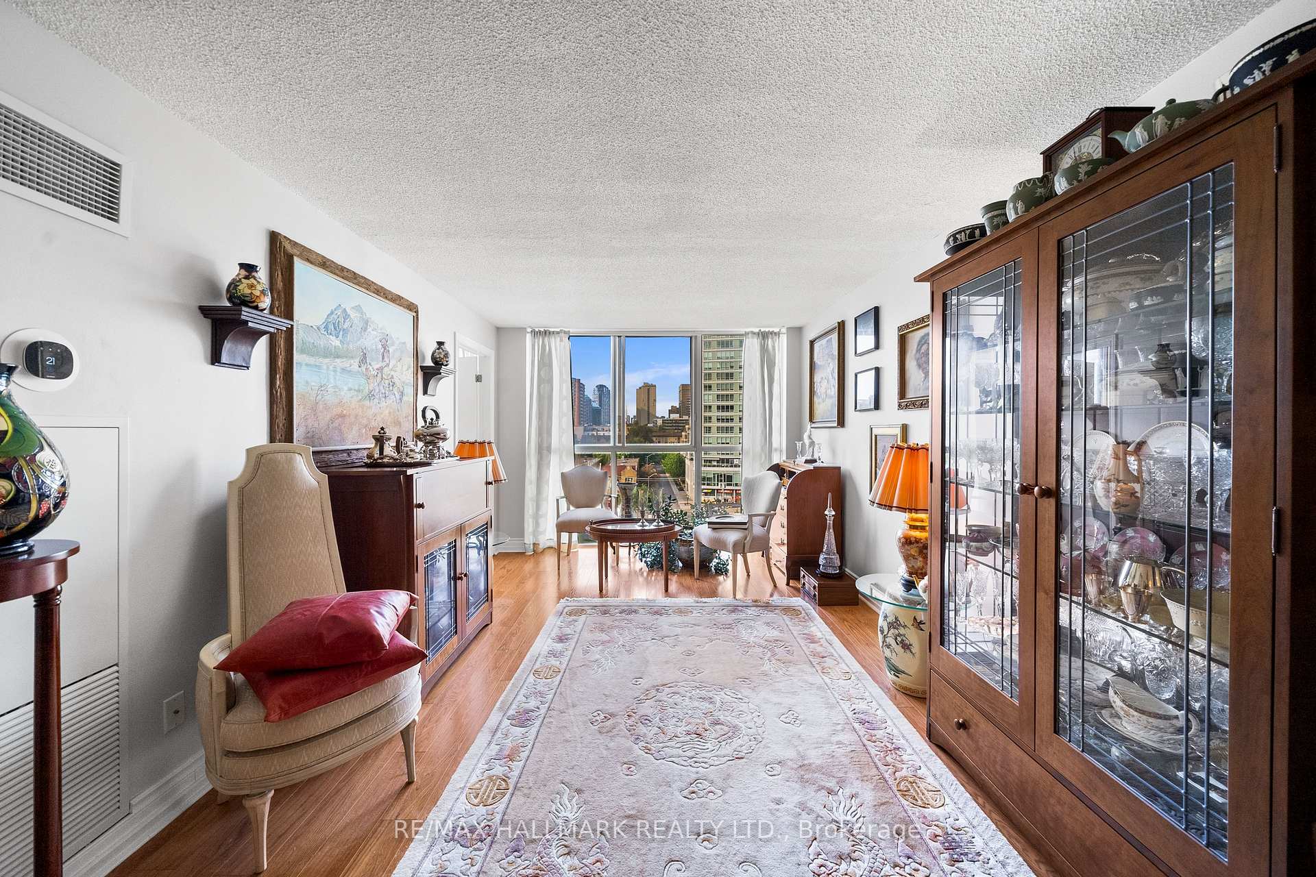 15 Maitland Place 906