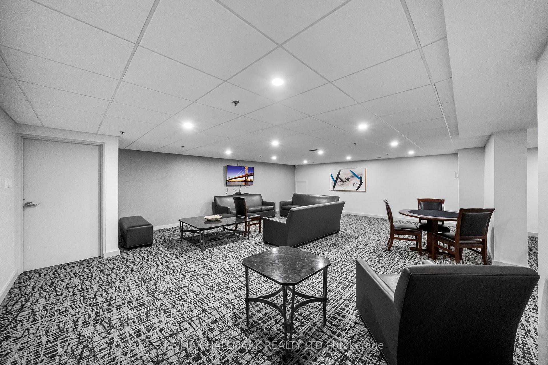 15 Maitland Place 906