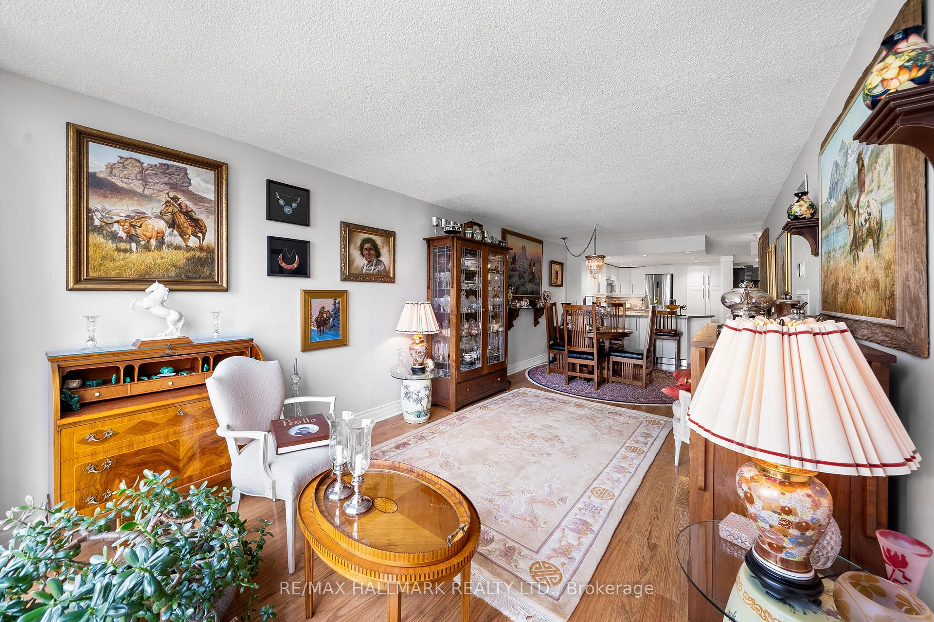 15 Maitland Place 906